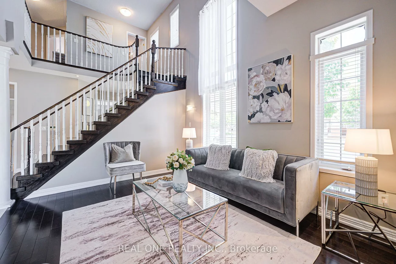 35, Ridgecrest, Berczy, Markham