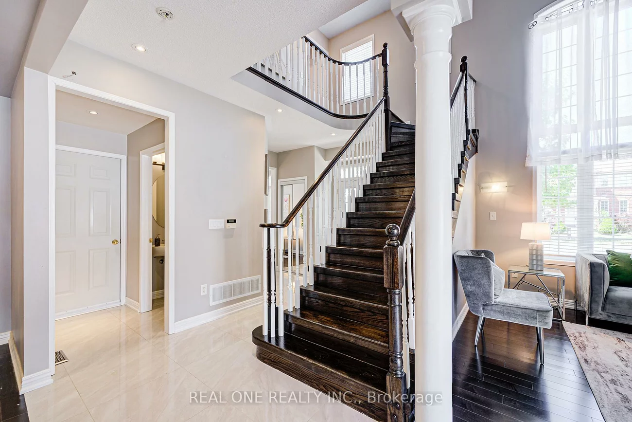 35, Ridgecrest, Berczy, Markham