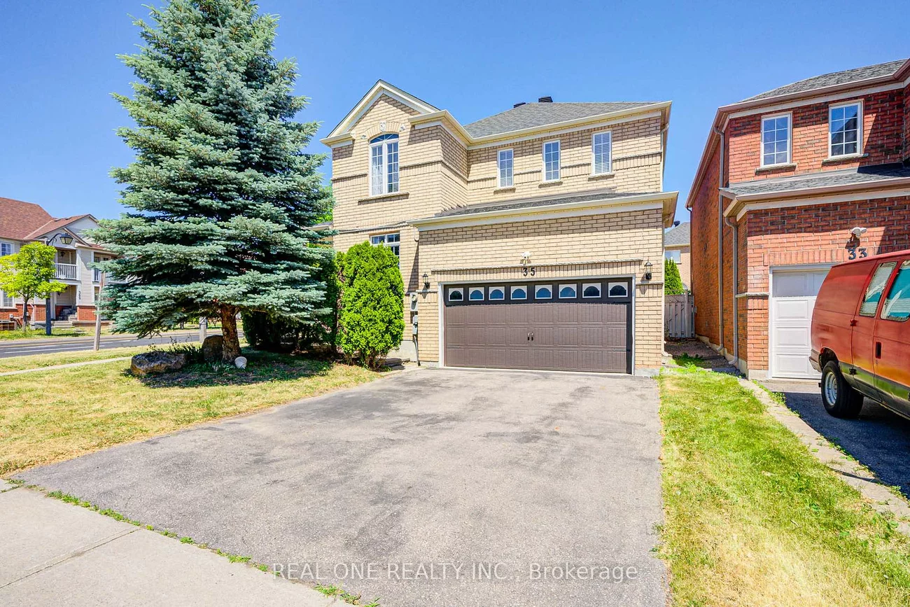 35, Ridgecrest, Berczy, Markham