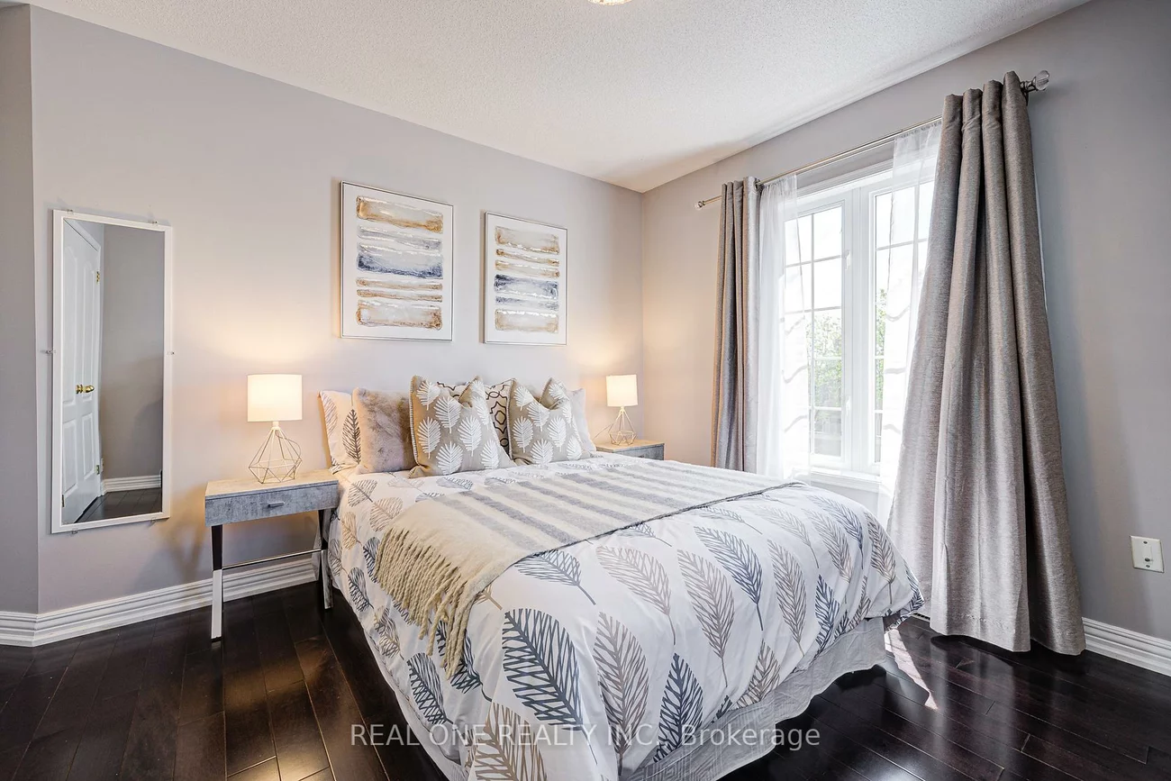 35, Ridgecrest, Berczy, Markham