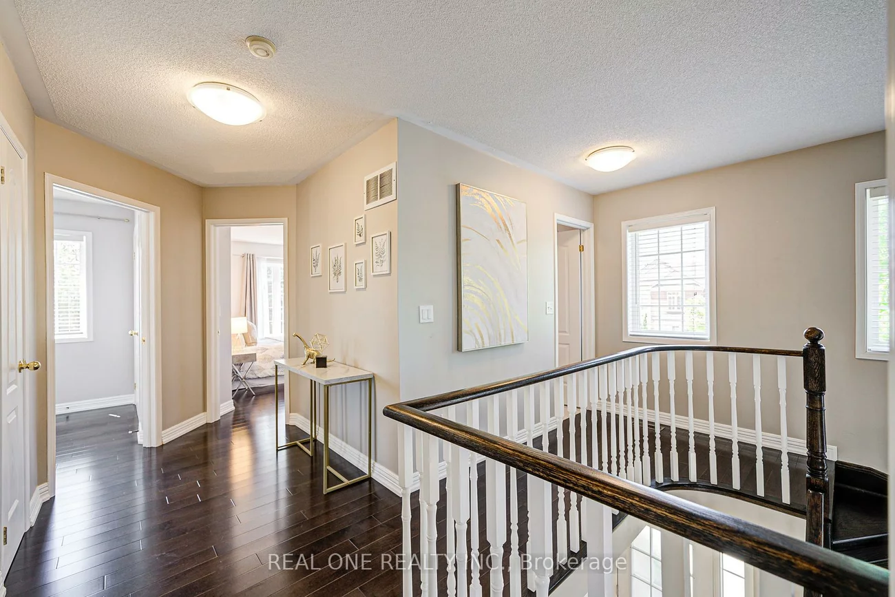 35, Ridgecrest, Berczy, Markham