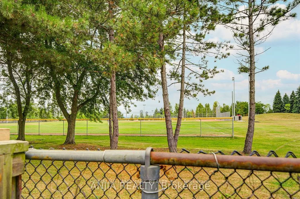 203, Milliken Meadows, Milliken Mills West, Markham