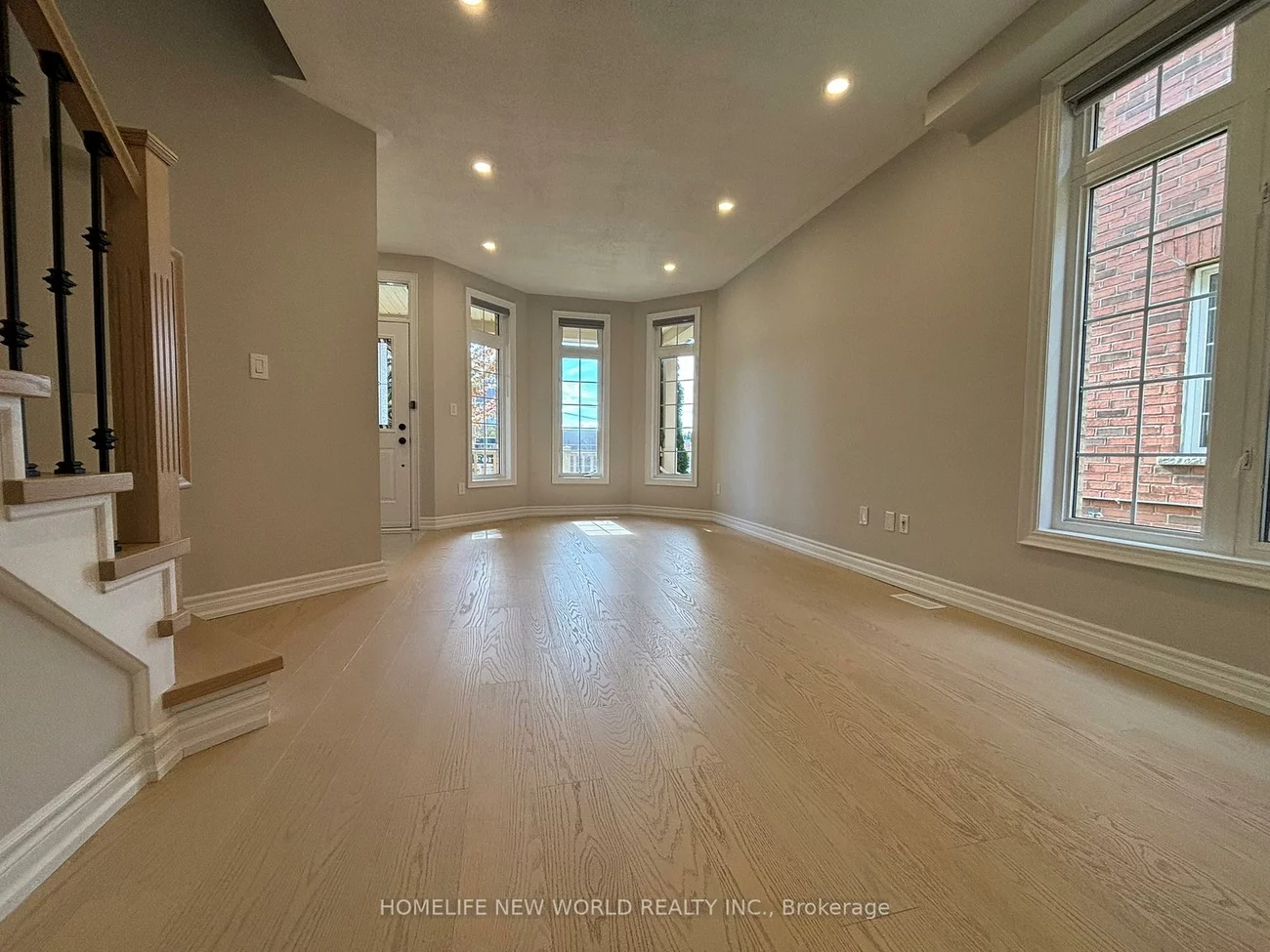 2336, Bur Oak, Greensborough, Markham