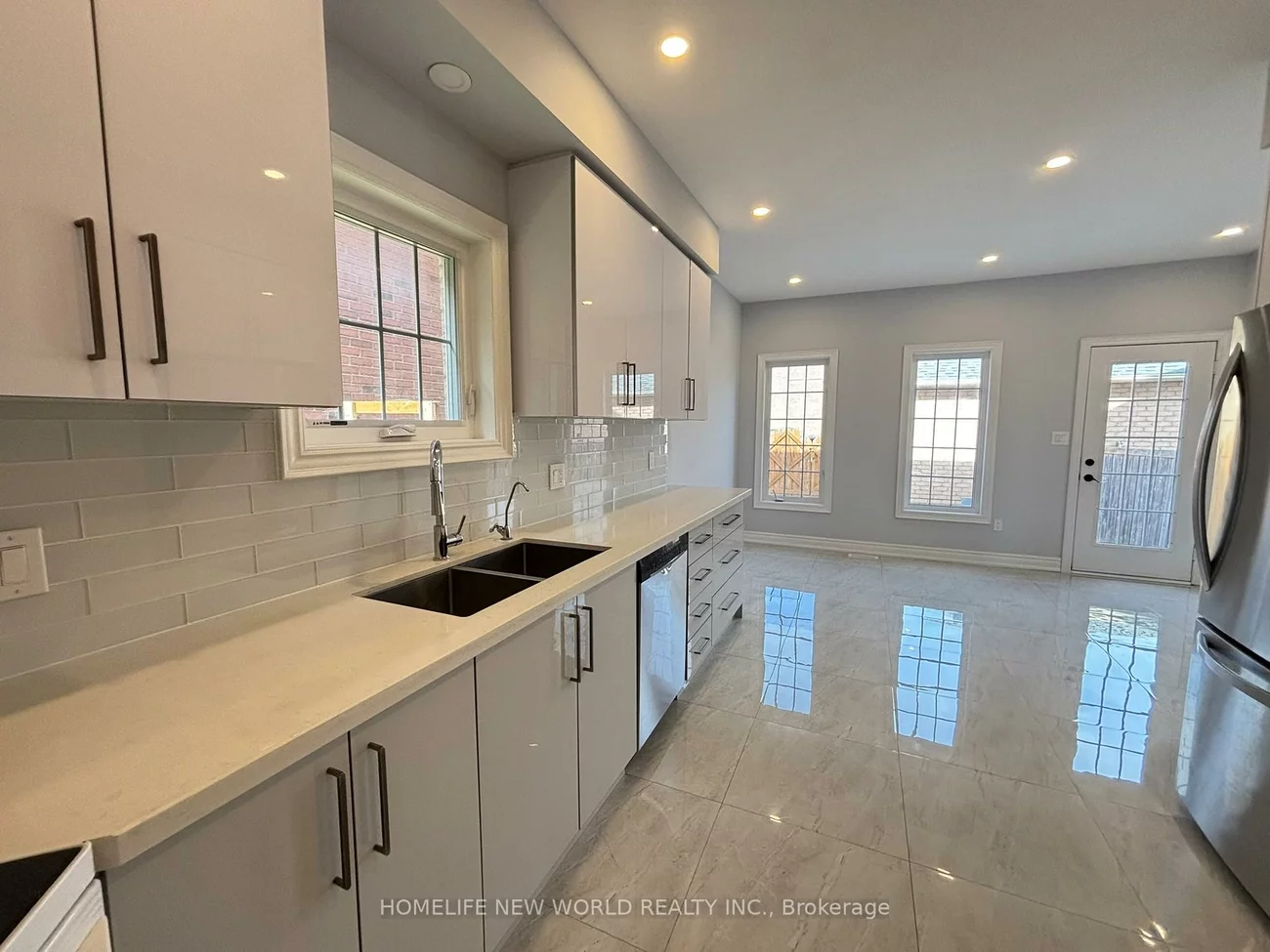 2336, Bur Oak, Greensborough, Markham