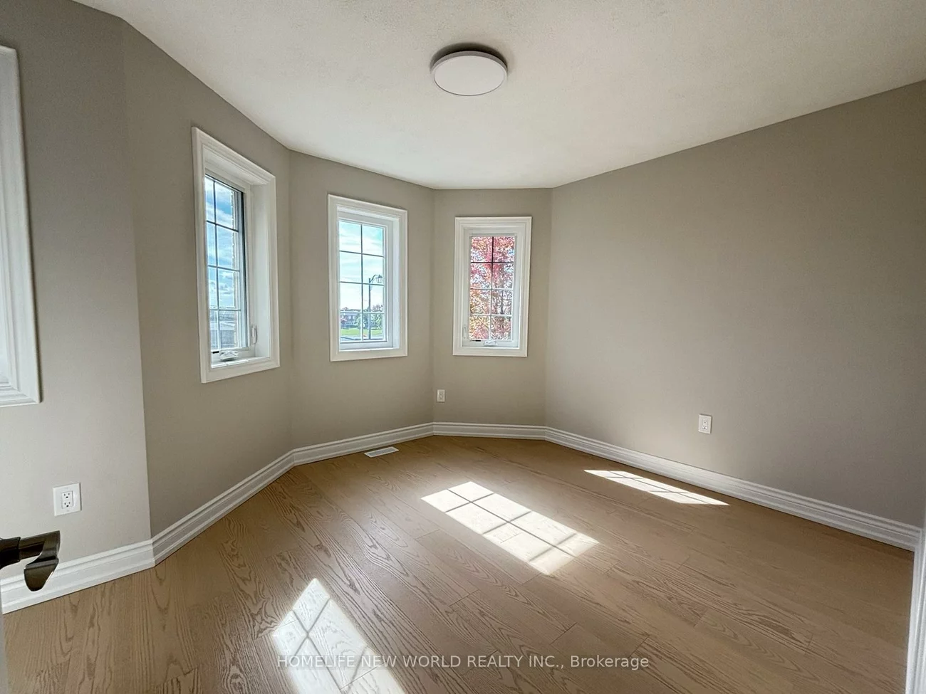 2336, Bur Oak, Greensborough, Markham