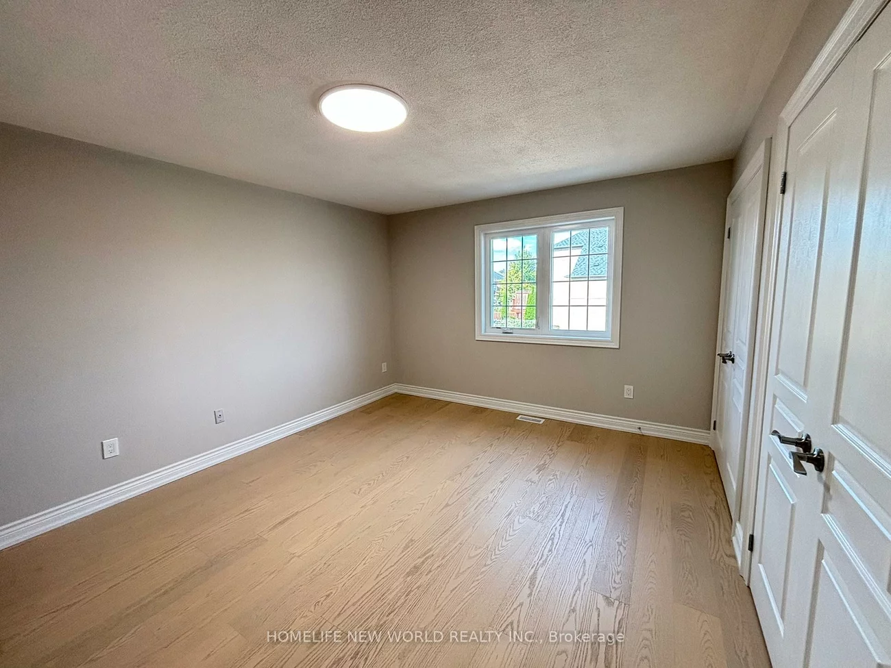 2336, Bur Oak, Greensborough, Markham