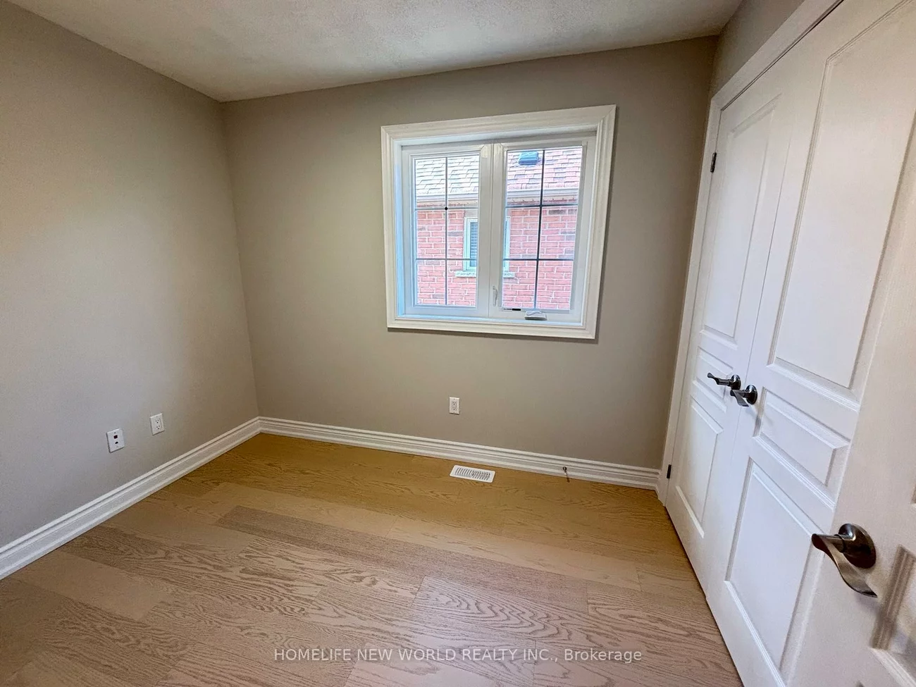 2336, Bur Oak, Greensborough, Markham