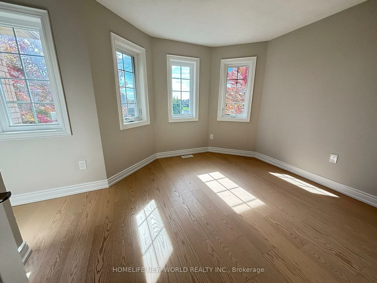 2336, Bur Oak, Greensborough, Markham