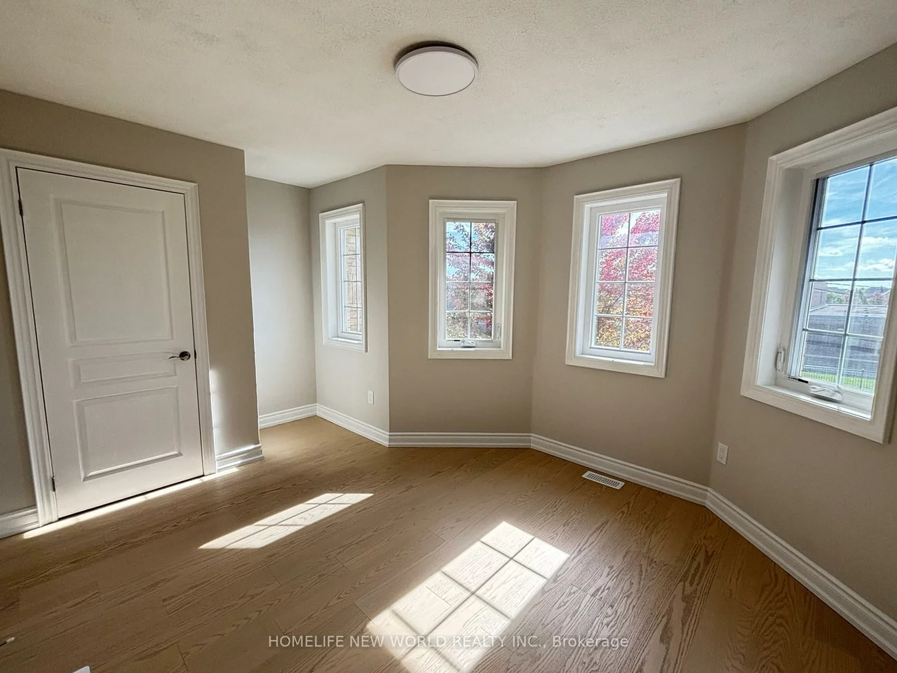 2336, Bur Oak, Greensborough, Markham