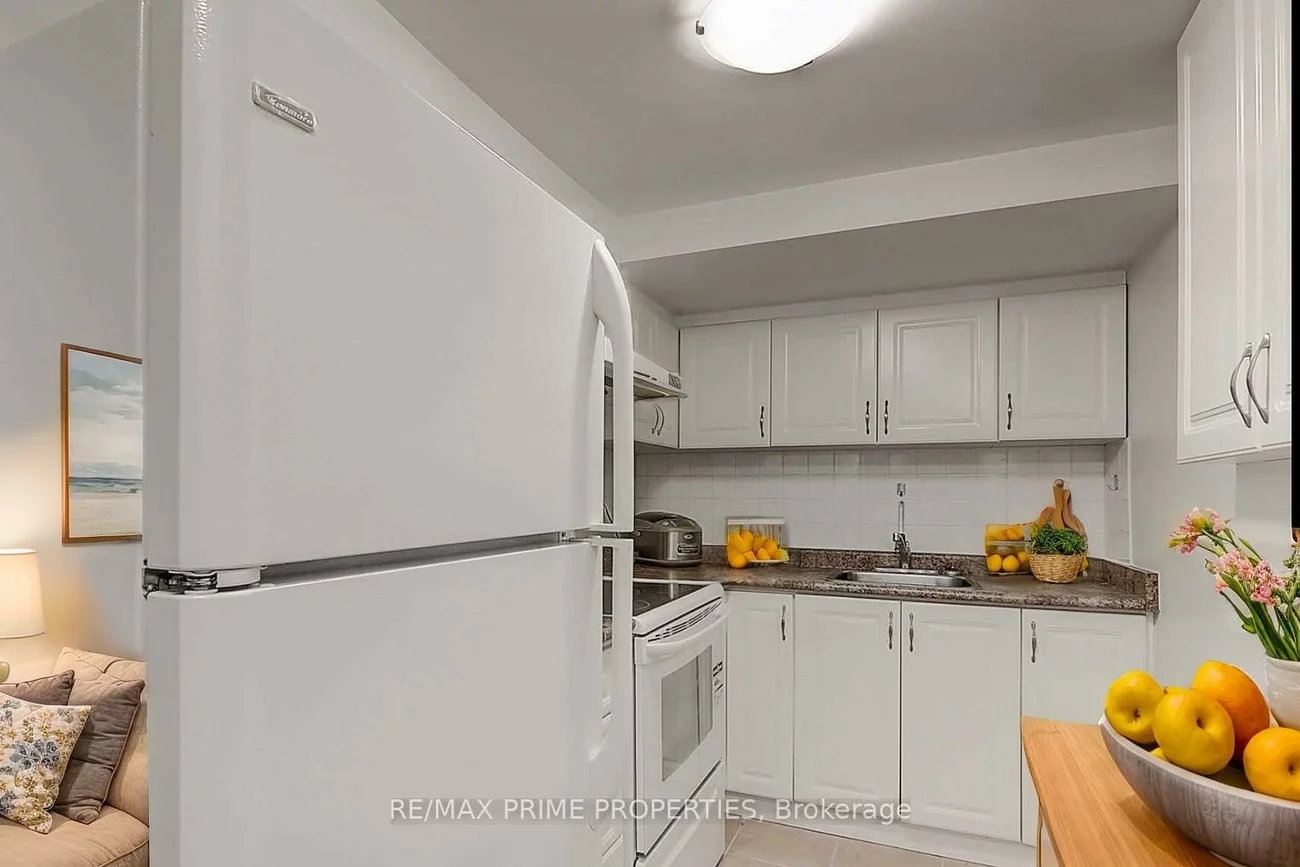 17, Debden, Milliken Mills East, Markham