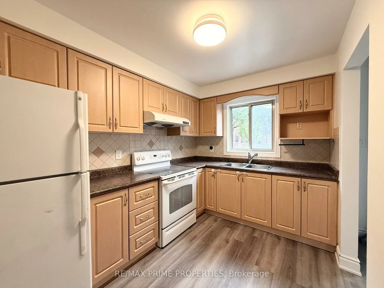 17, Debden, Milliken Mills East, Markham
