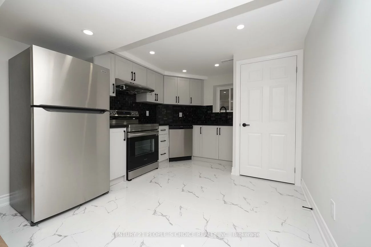 35, Hewlett, Markville, Markham