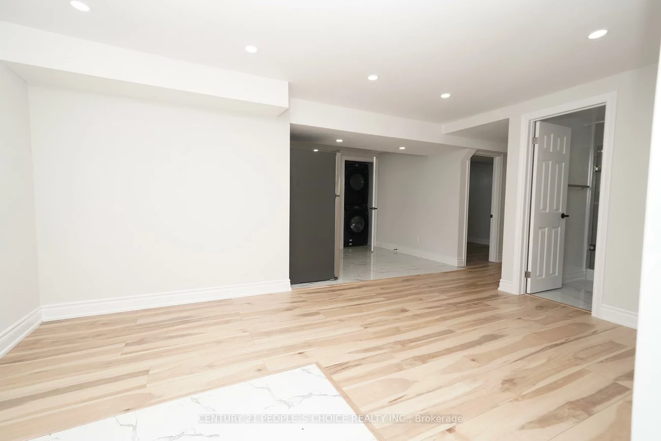 35, Hewlett, Markville, Markham