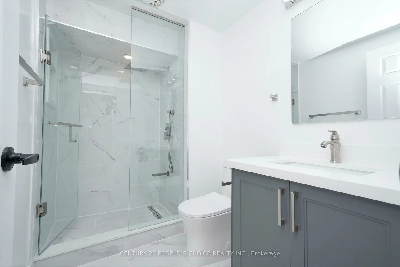 35, Hewlett, Markville, Markham