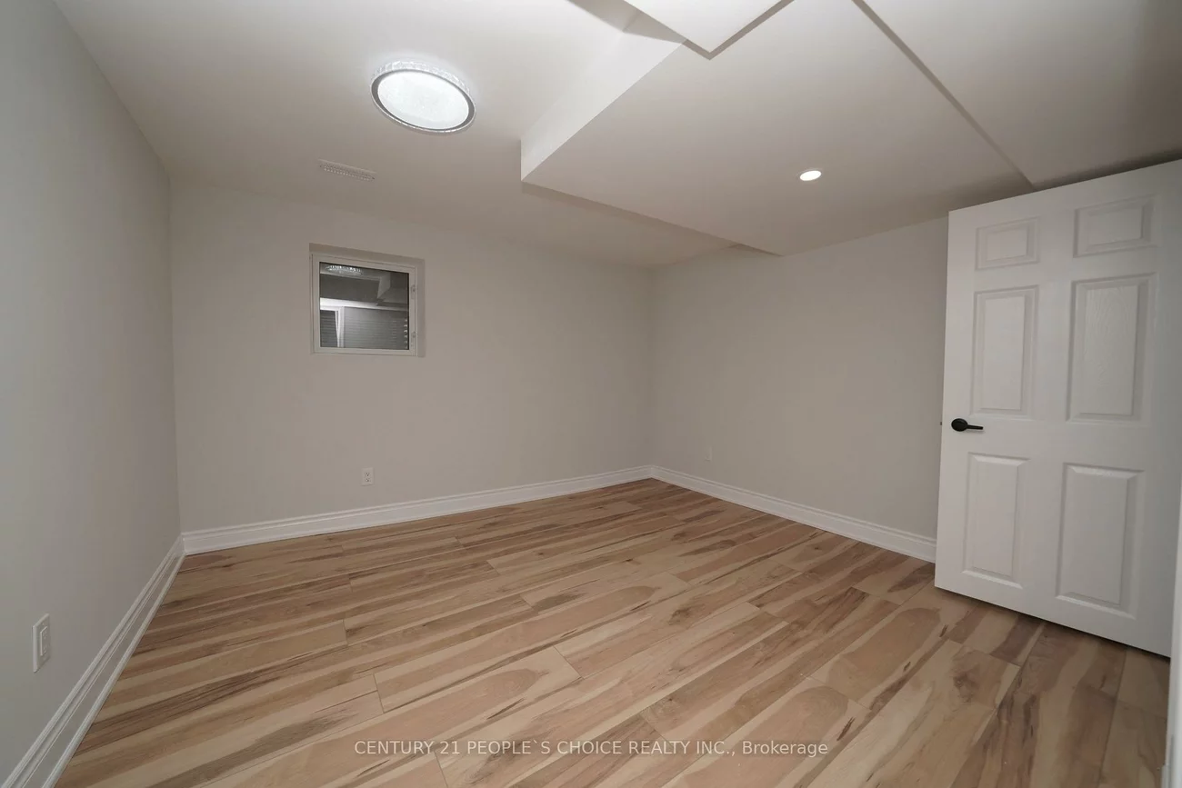 35, Hewlett, Markville, Markham