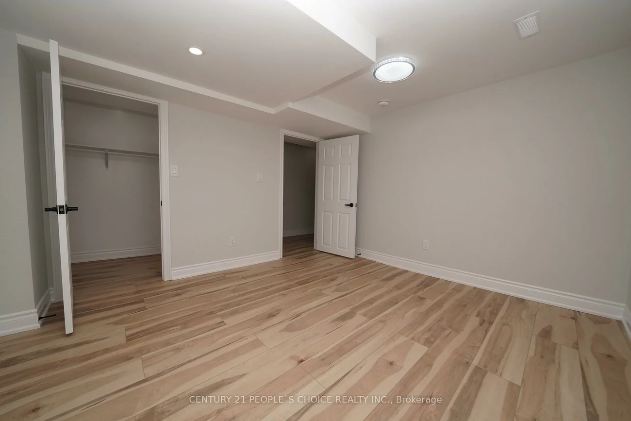 35, Hewlett, Markville, Markham