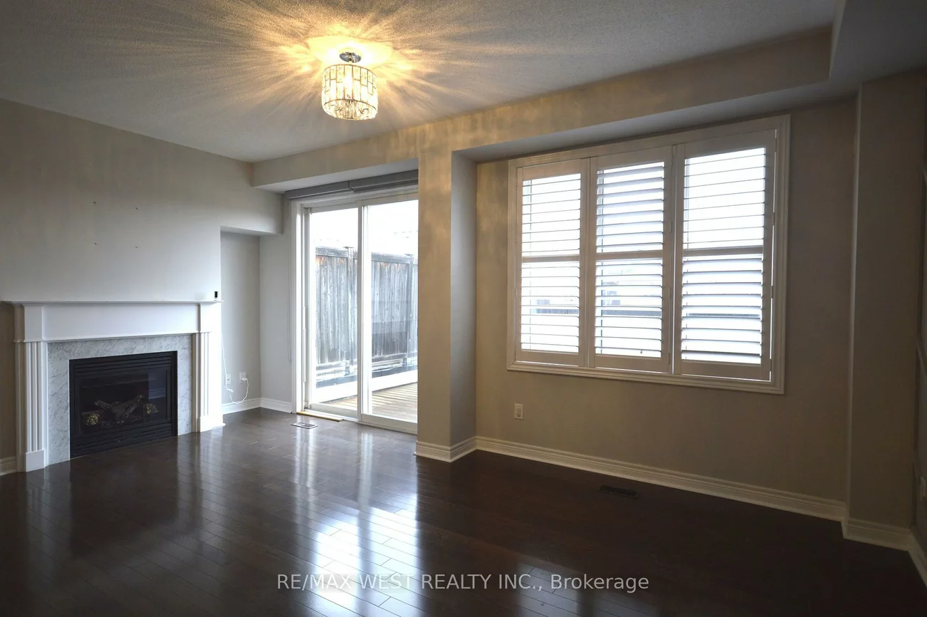 3, Earnshaw, Victoria Square, Markham