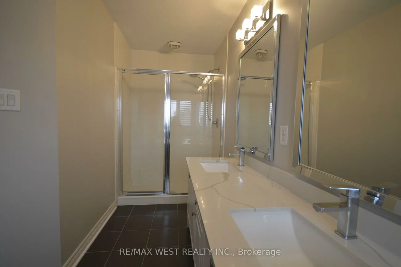 3, Earnshaw, Victoria Square, Markham