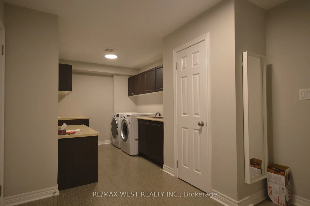 3, Earnshaw, Victoria Square, Markham