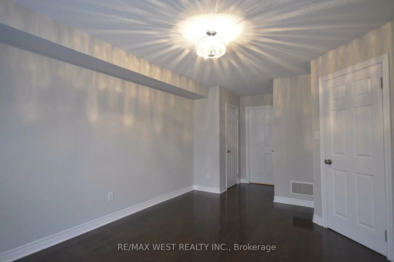 3, Earnshaw, Victoria Square, Markham