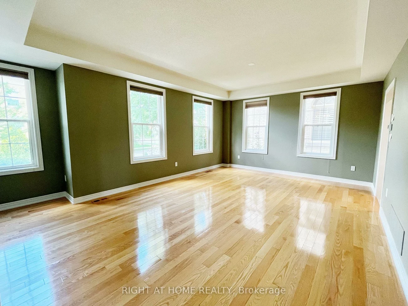 27, Bonheur, Cathedraltown, Markham