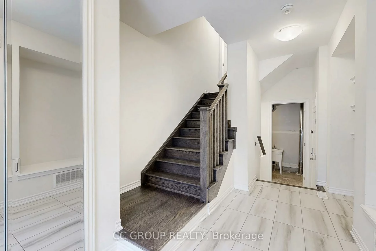 30, Thomas Frisby Jr, Victoria Square, Markham