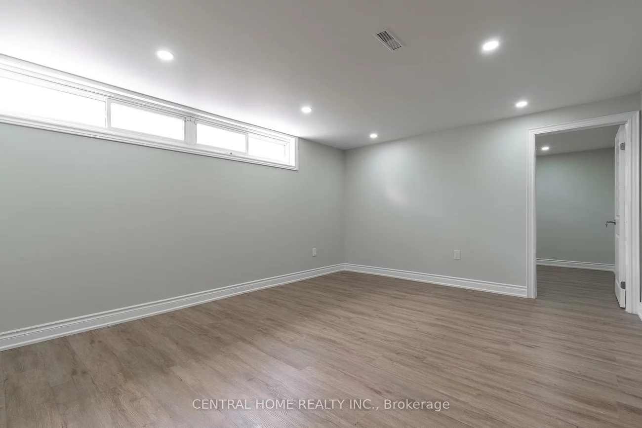 17, Alanadale, Bullock, Markham