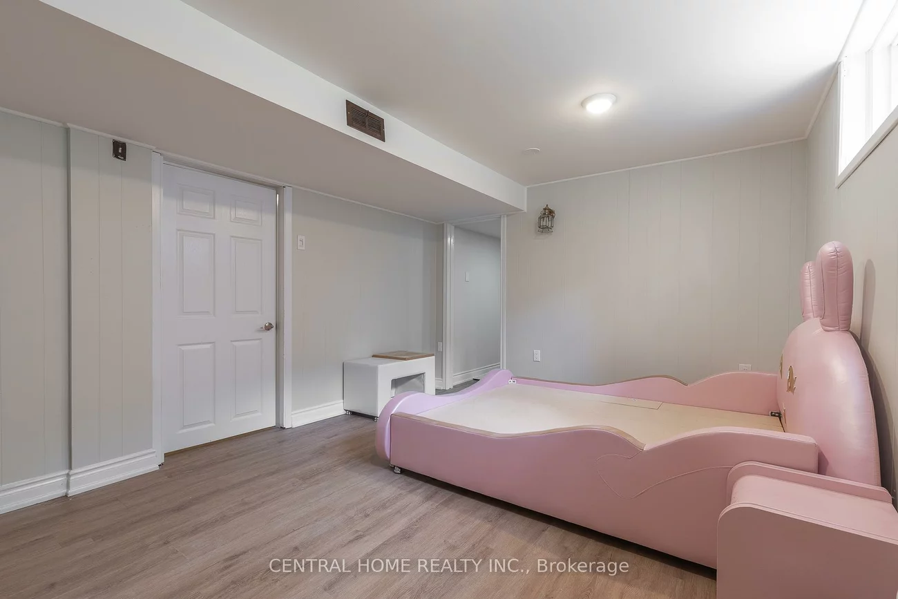 17, Alanadale, Bullock, Markham