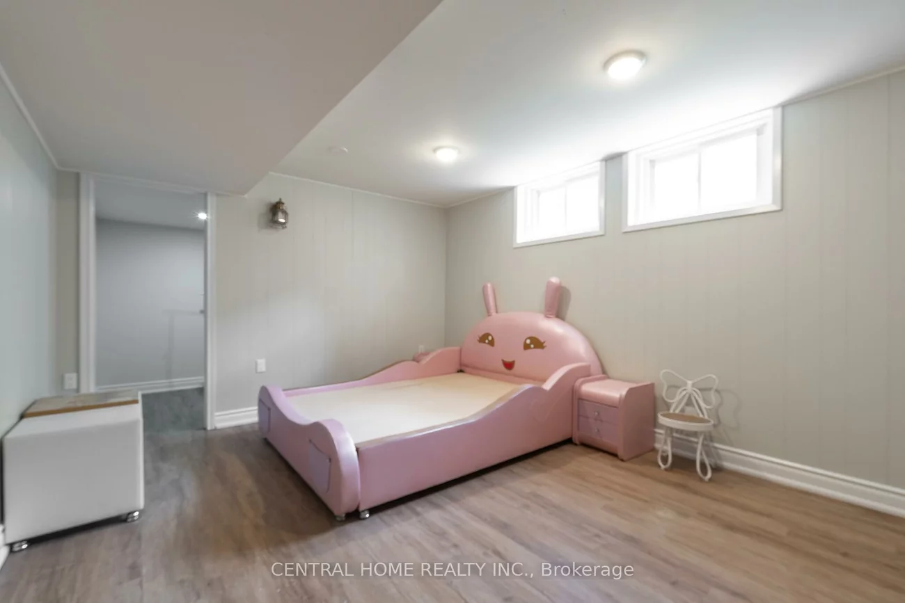 17, Alanadale, Bullock, Markham