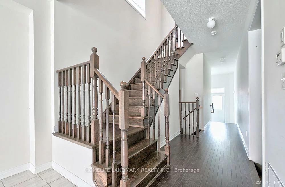 28, Titan, Cedarwood, Markham