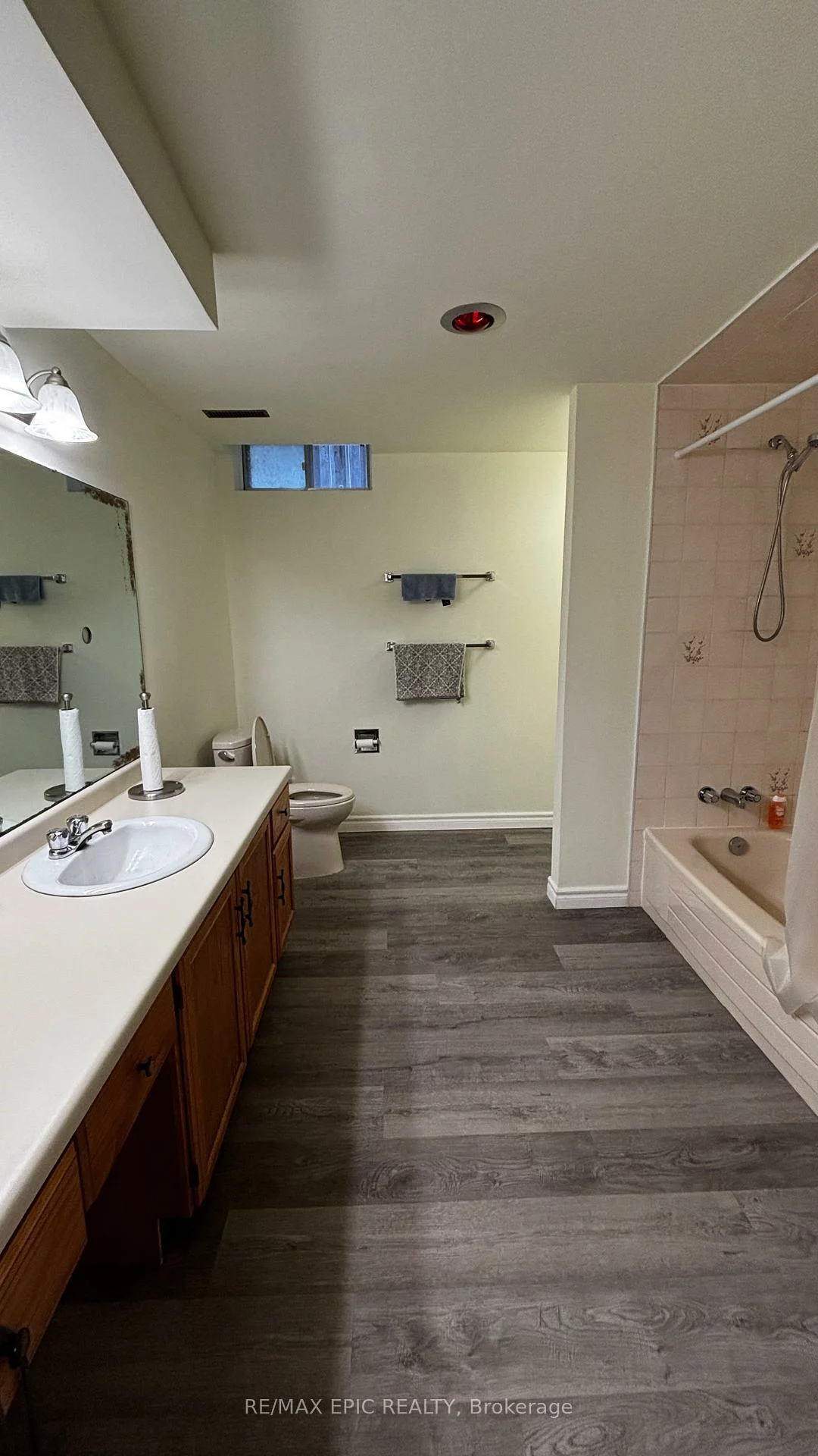 24, Cairns, Raymerville, Markham