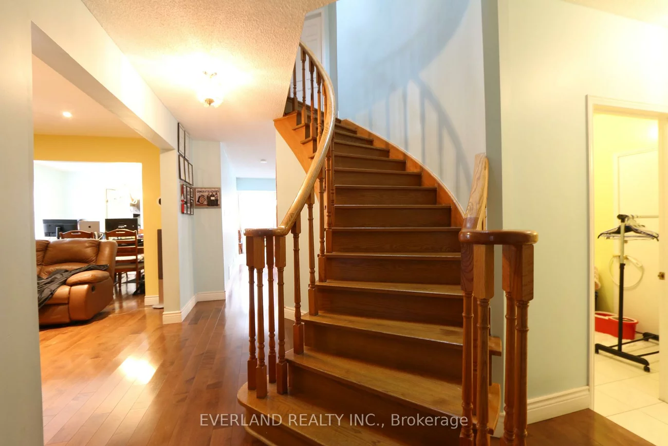 28, Bauer, Unionville, Markham