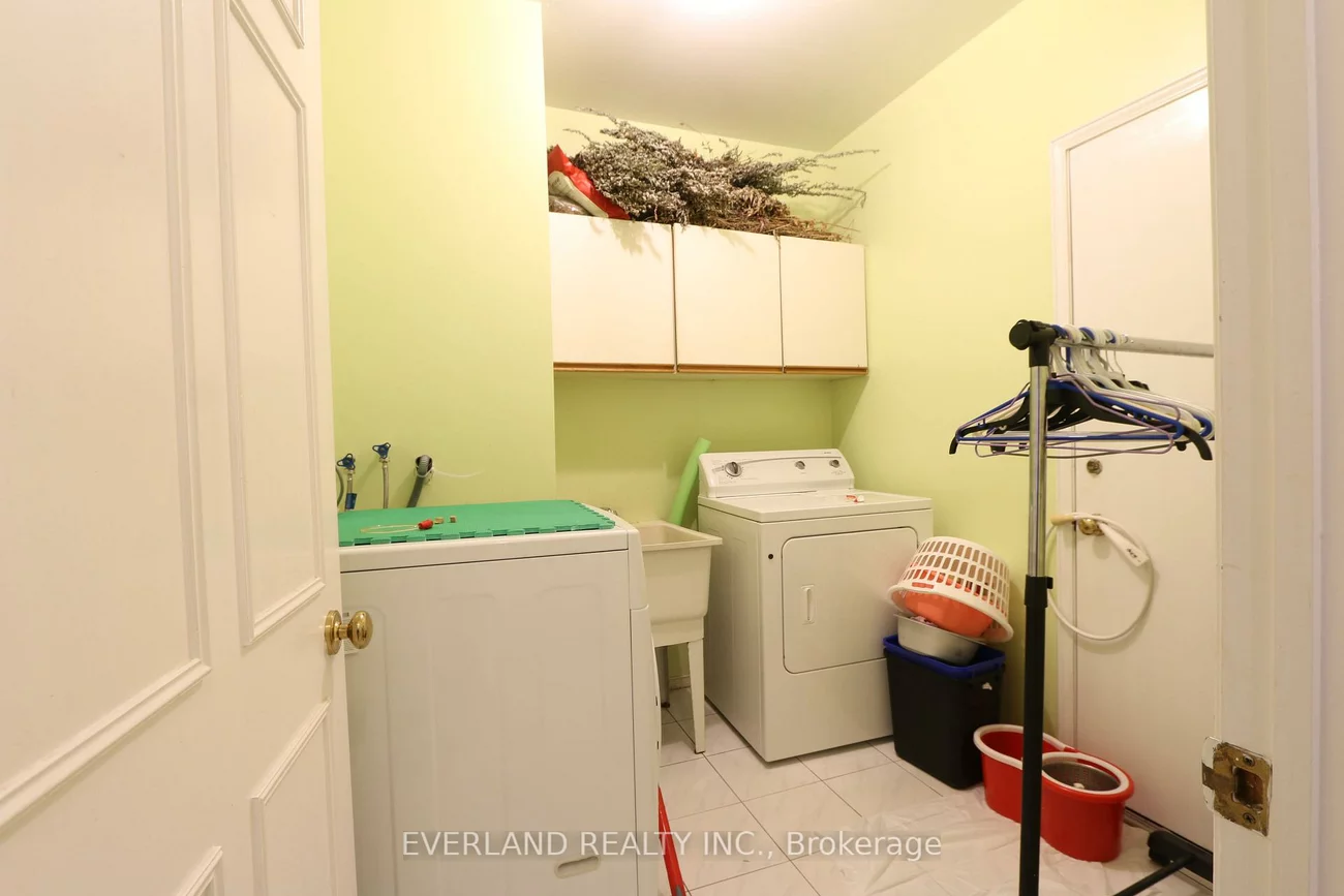 28, Bauer, Unionville, Markham