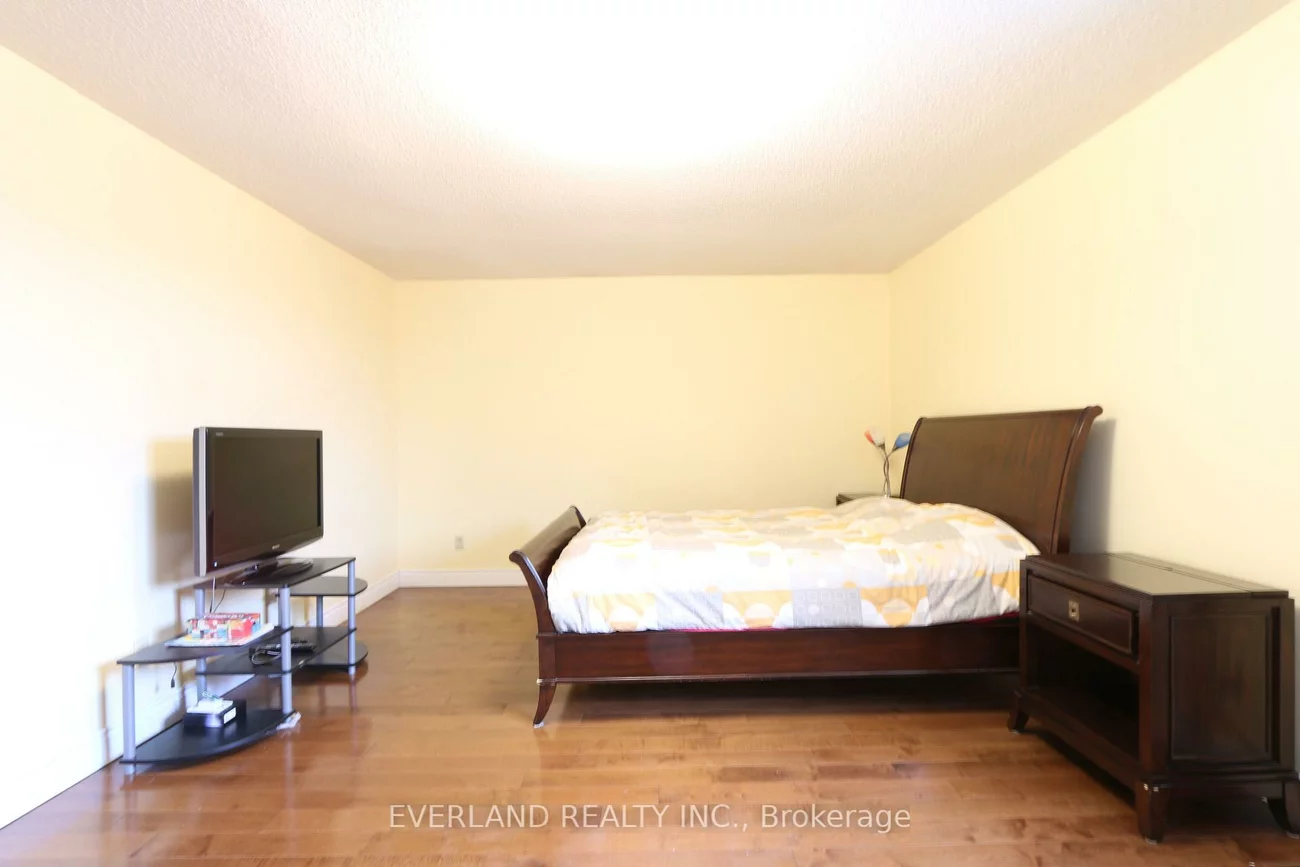 28, Bauer, Unionville, Markham