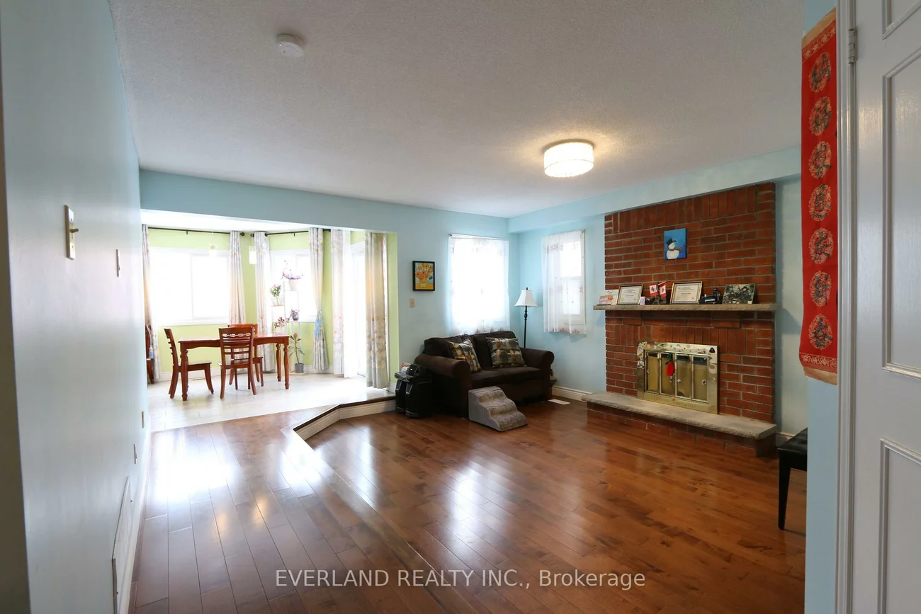 28, Bauer, Unionville, Markham