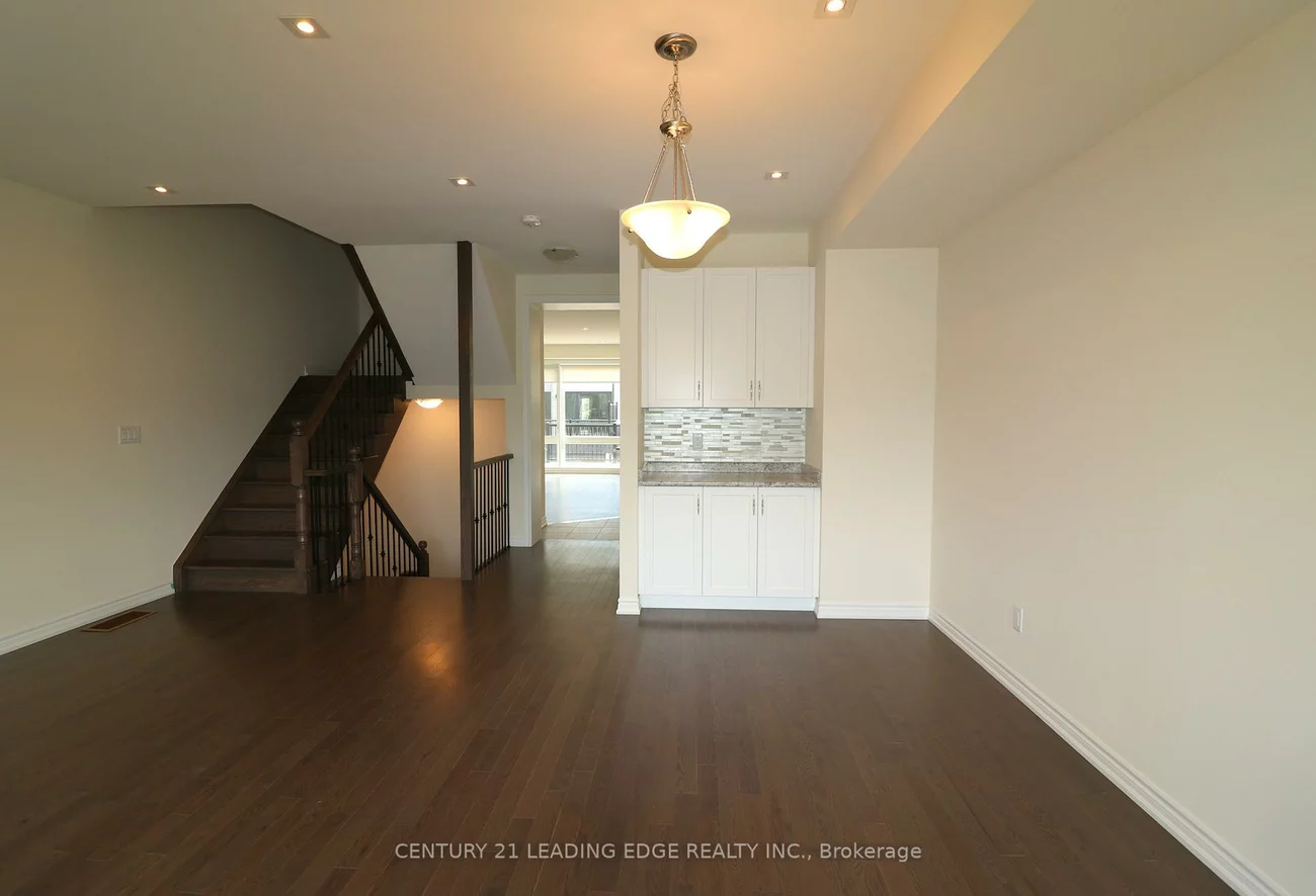 30, Hammersmith, Victoria Square, Markham