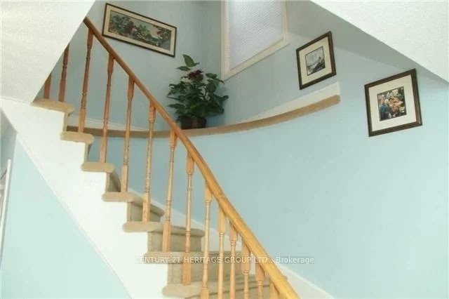 21, Chloe, Middlefield, Markham