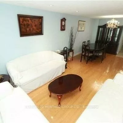 21, Chloe, Middlefield, Markham