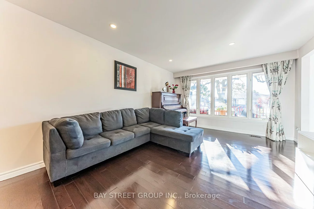 43, Sherwood Forest, Bullock, Markham