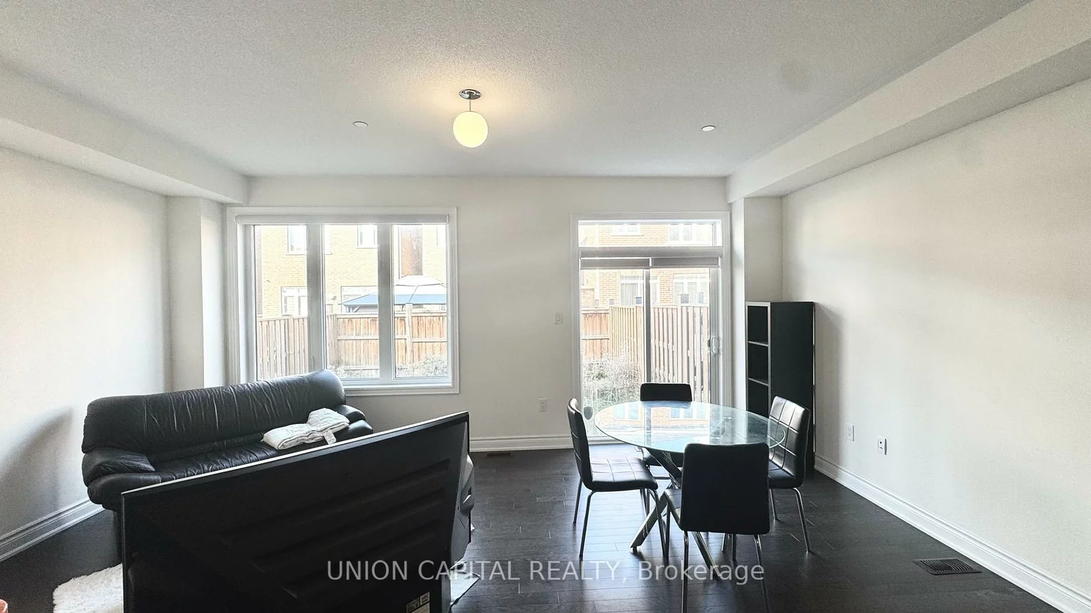 63, Erintol, Cedarwood, Markham