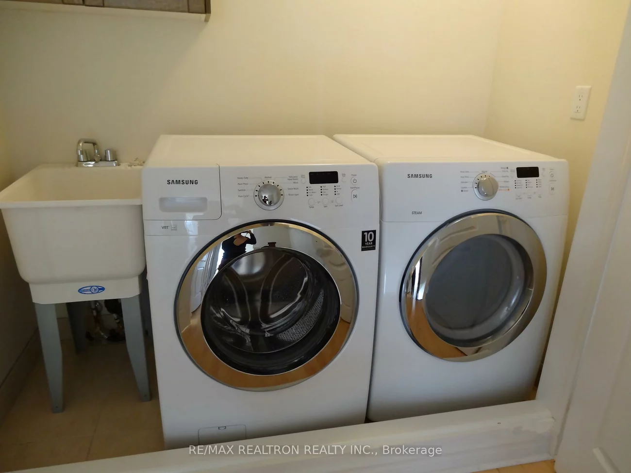 15, Cathedral High, Cathedraltown, Markham