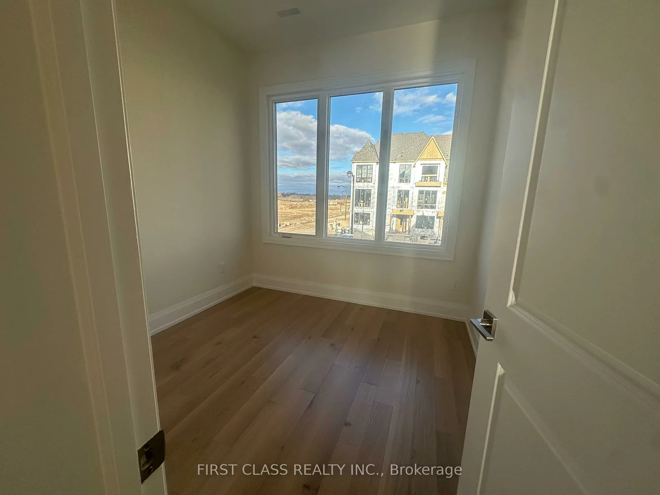 410, York Downs, Cachet, Markham