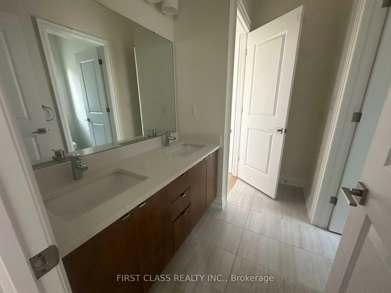 410, York Downs, Cachet, Markham