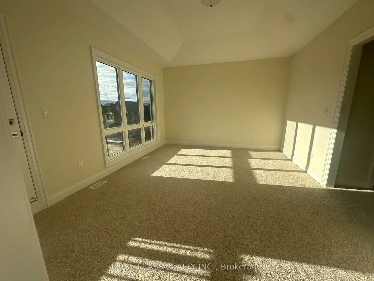 410, York Downs, Cachet, Markham