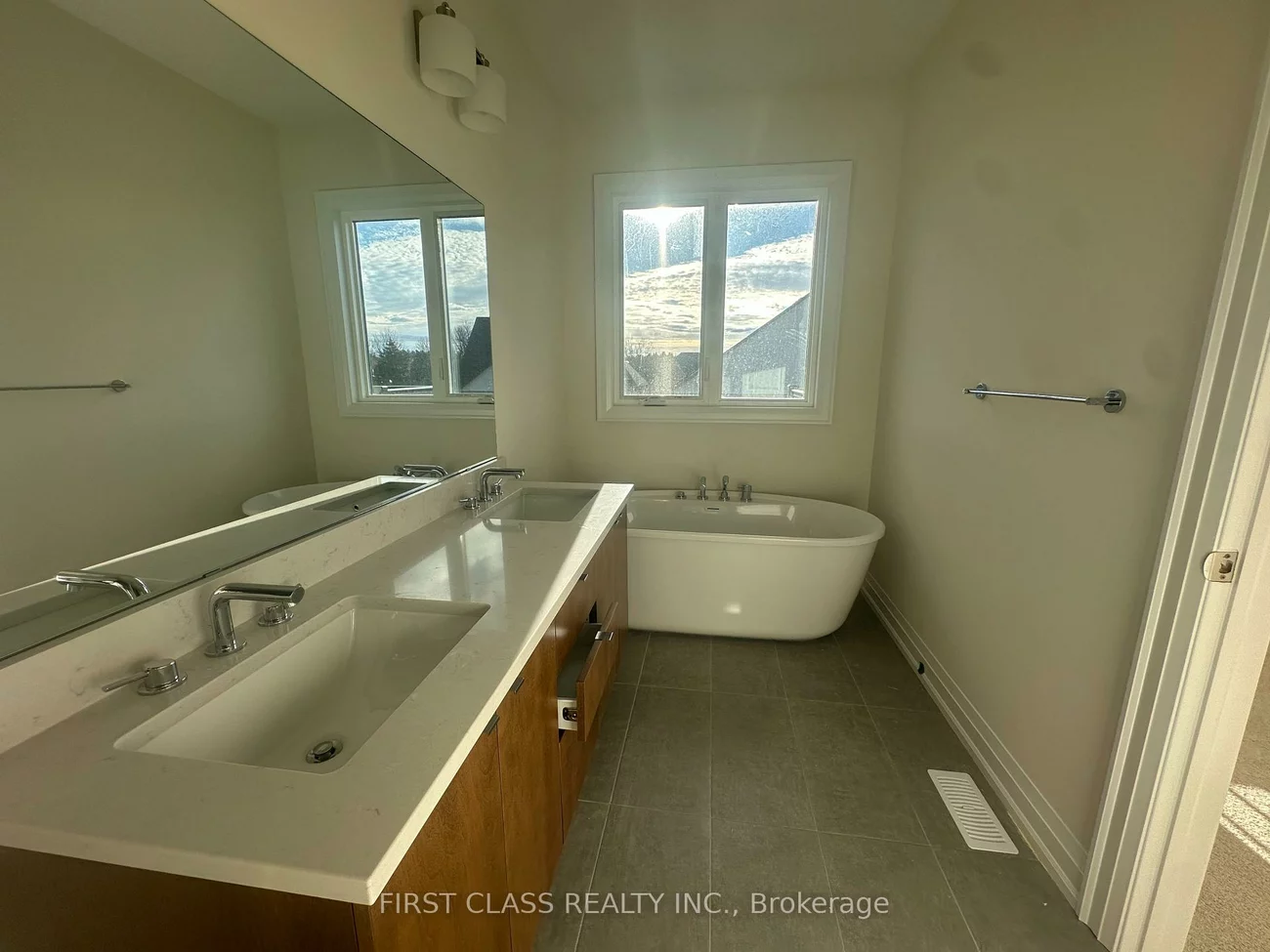 410, York Downs, Cachet, Markham