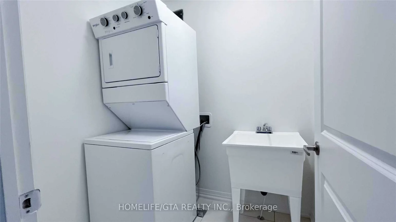 37, Saigen, Box Grove, Markham