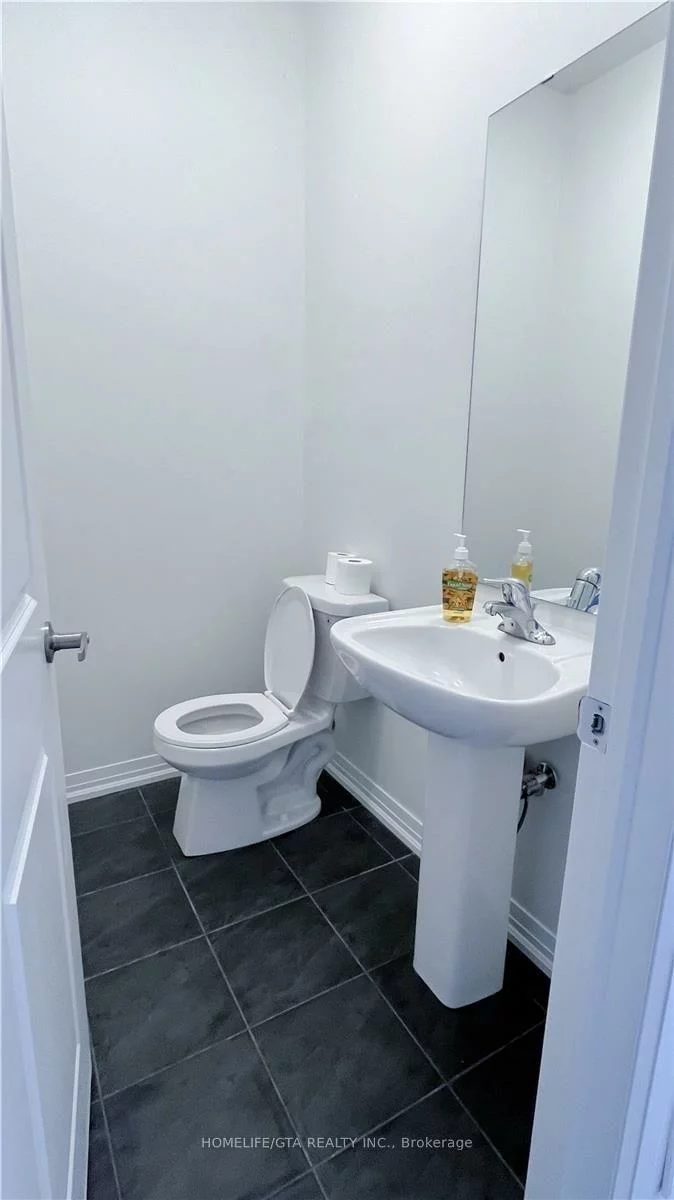 37, Saigen, Box Grove, Markham