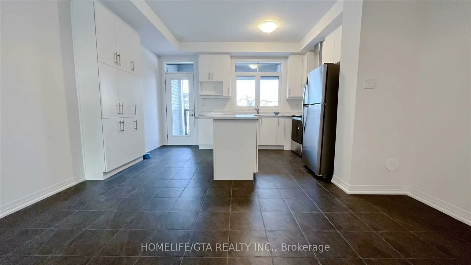 37, Saigen, Box Grove, Markham