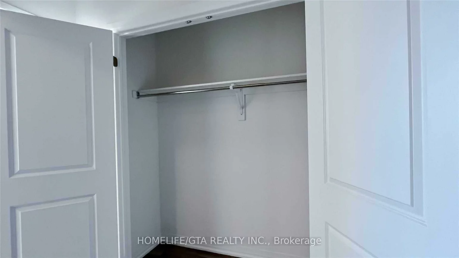 37, Saigen, Box Grove, Markham