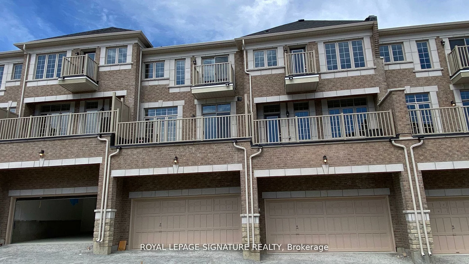 303, Kirkham, Cedarwood, Markham